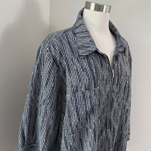 Catherines Womens Petite Plus 2XWP Black White Tunic Top Zip Front 3/4 Sleeve - Picture 2 of 8